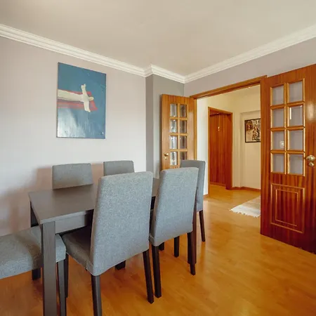 Seaside Classic By Vacationy * Matosinhos (Porto)