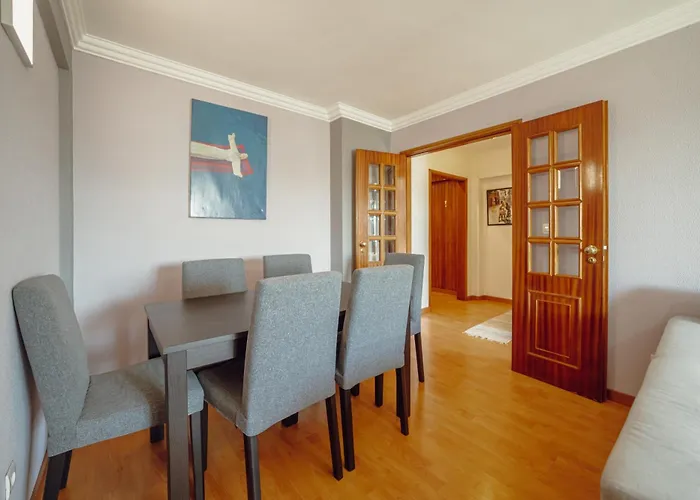 Seaside Classic By Vacationy * Matosinhos (Porto)