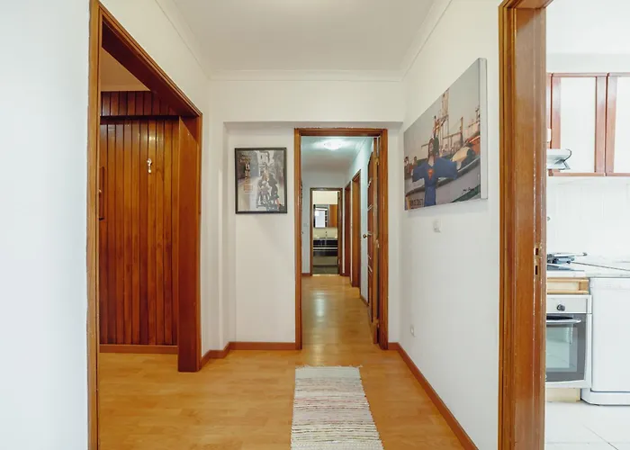 Seaside Classic By Vacationy * Matosinhos (Porto)