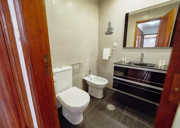 Seaside Classic By Vacationy * Matosinhos (Porto)