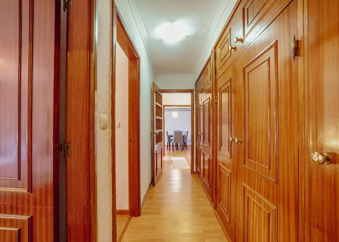 Seaside Classic By Vacationy * Matosinhos (Porto)